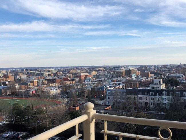 Foto del edificio - 1308 Clifton St NW