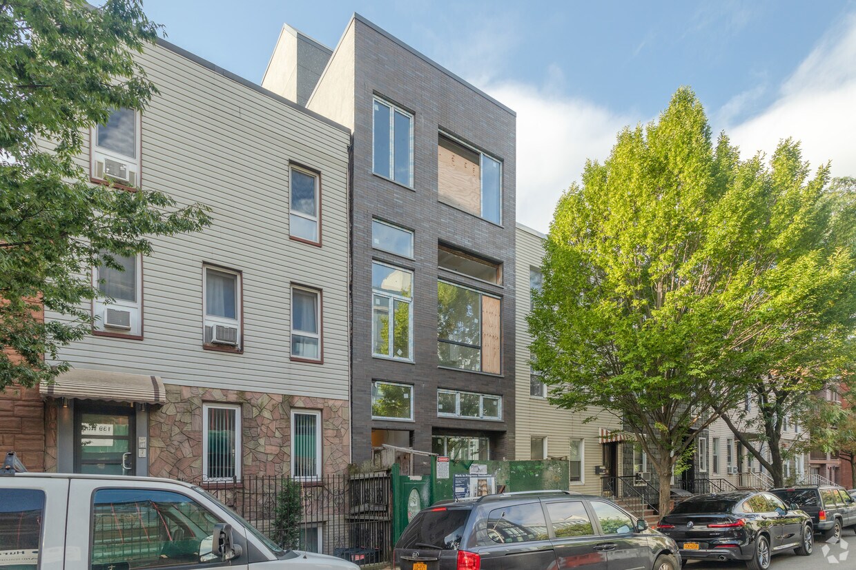 Primary Photo - 138 Huron St