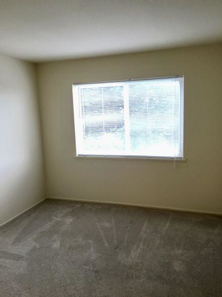 Building Photo - 415 Warren Dr