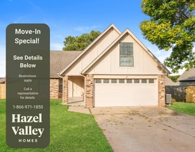 Building Photo - 308 N Hemlock Ave