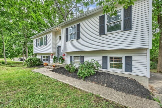 Building Photo - 58 Edgewood Dr