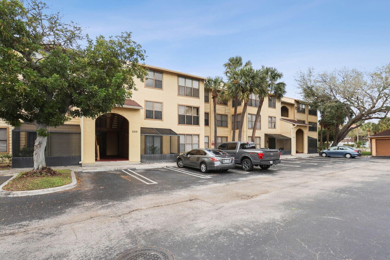 Primary Photo - 2315 N Congress Ave