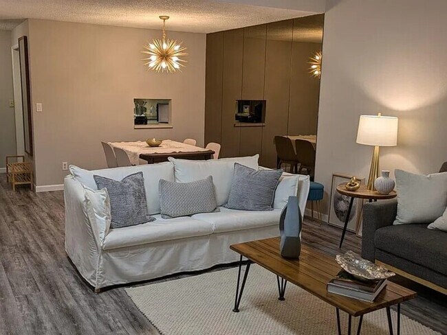 Foto del edificio - 19115 Ballinger Way NE