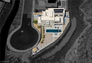 Building Photo - 318 Shaded Canyon Dr