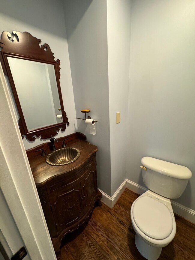 Foto del edificio - Beautifully Remodeled 4-Bedroom Home with ...