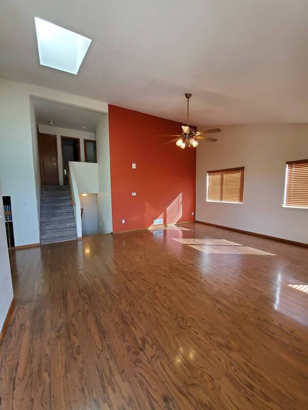 Building Photo - 505 Laurel Ave