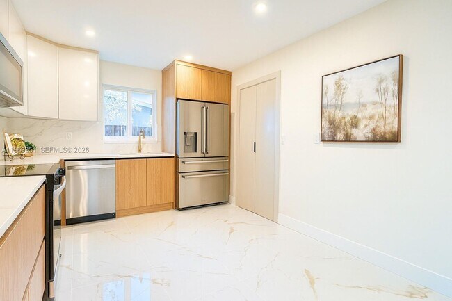 Foto del edificio - 3801 NE 16th Terrace