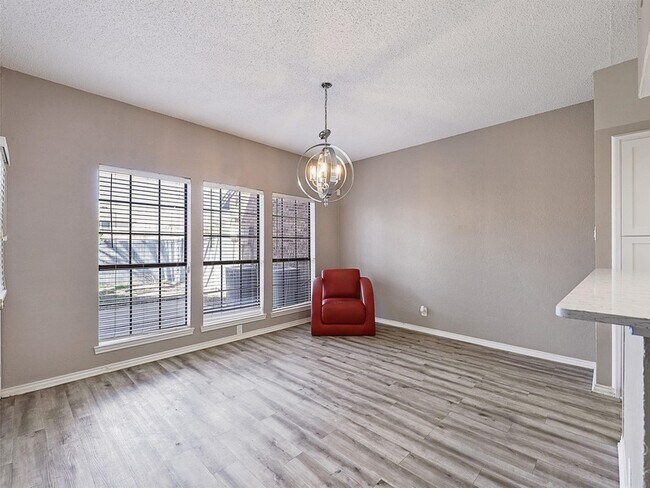 Foto del edificio - 3109 Devonshire Dr