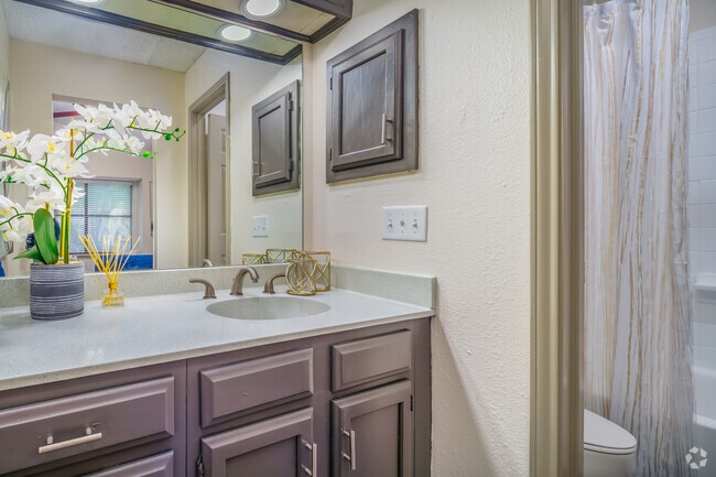 2BR, 3BA - 115SF Bathroom 03 - The Alto
