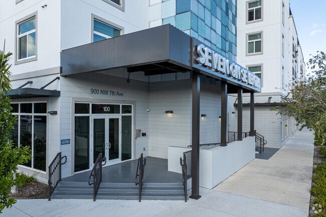 Entrance - The Seventh on Seventh