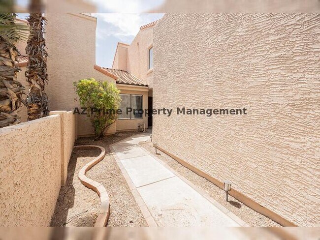 Foto del edificio - 1650 N Ventura Ln