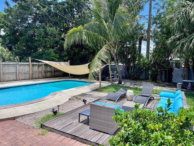 Foto del edificio - 3 br, 2 bath House - 1345 NE 14th Ave