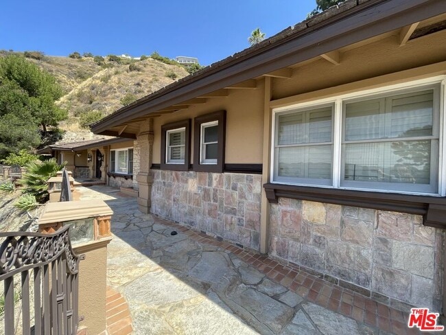 Building Photo - 1830 Maginn Dr