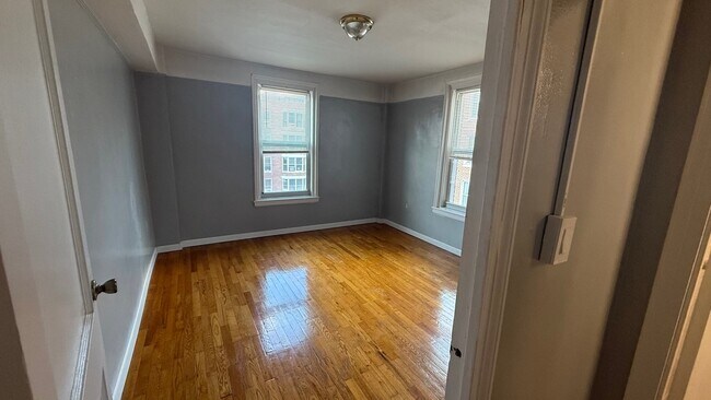 bed room - 181 73rd St
