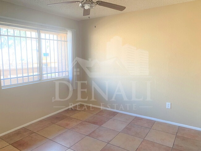 Building Photo - 2804 N 43rd Ave