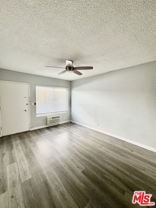 Foto del edificio - 7524 Sepulveda Blvd