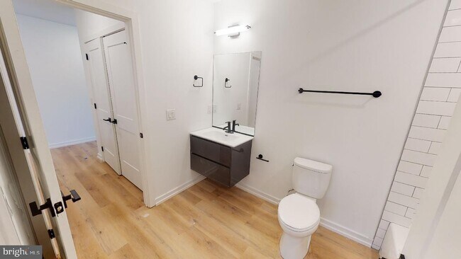 Foto del edificio - 1327 N Marston St