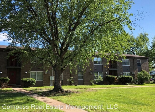 Building Photo - 946 W MacArthur Ave