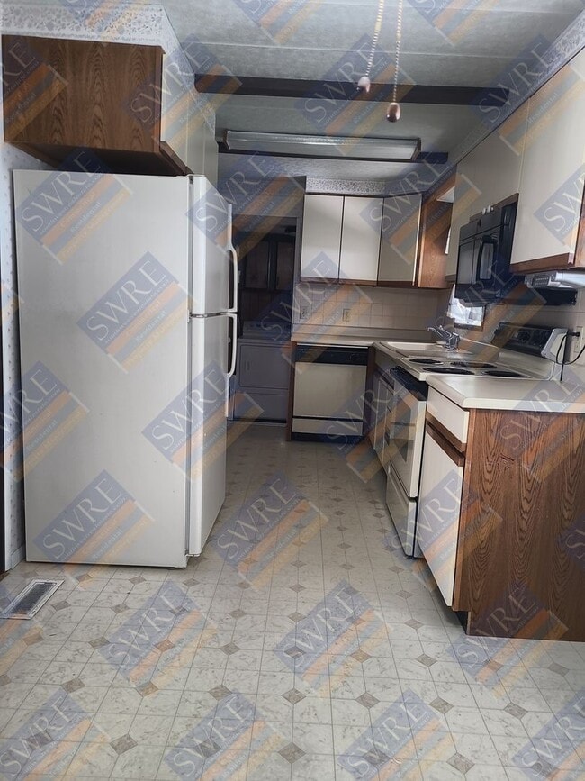 Building Photo - 1038 Lyle St