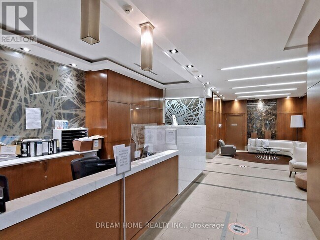 Building Photo - 2015 Sheppard Ave E