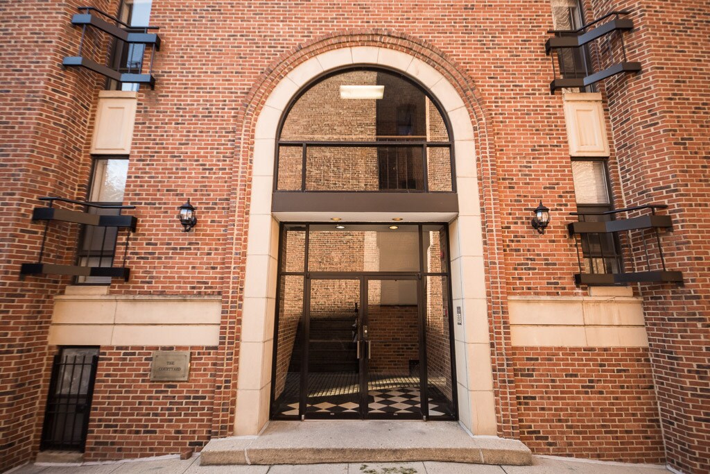 Primary Photo - 1669 Park Rd NW
