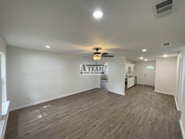 Foto del edificio - Beautiful 3 Bedroom 2 Bath Home!