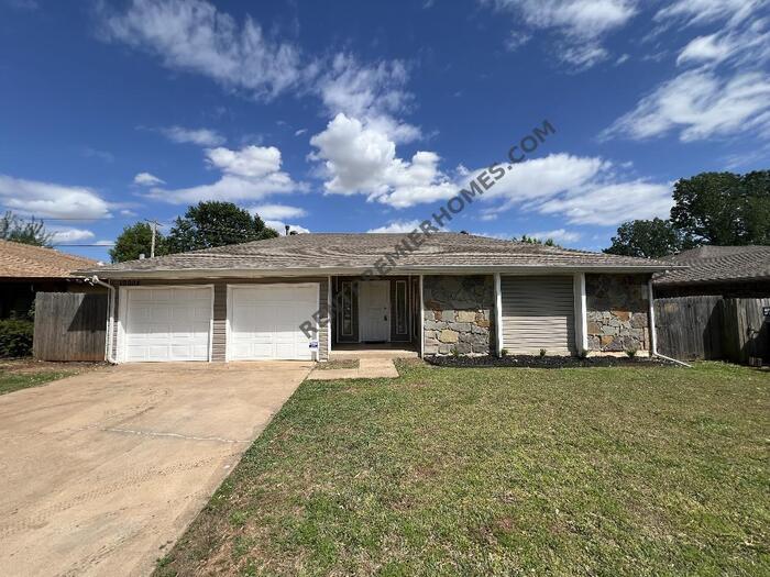 Foto principal - 10008 Southridge Dr