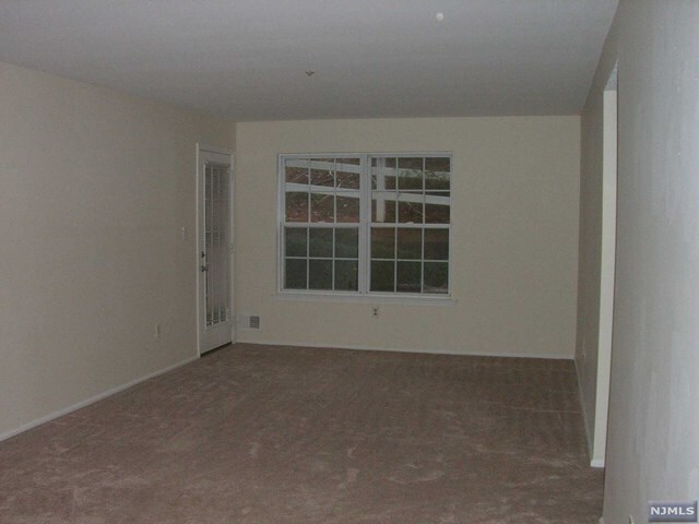 Building Photo - 1303 Paddington Rd