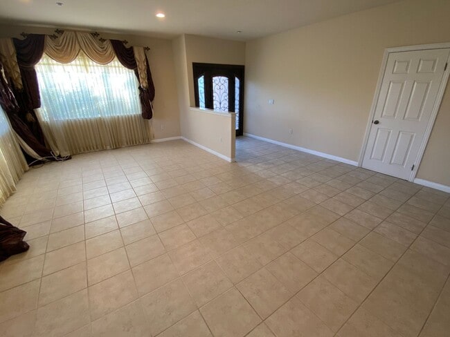 Building Photo - 1446 Fuerte Heights Ln
