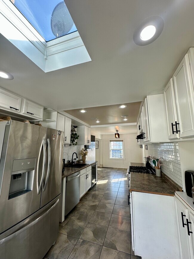 Foto del edificio - 7802 W Victoria St