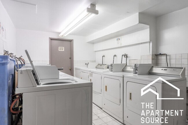 Foto del edificio - 6830 N Sheridan Rd