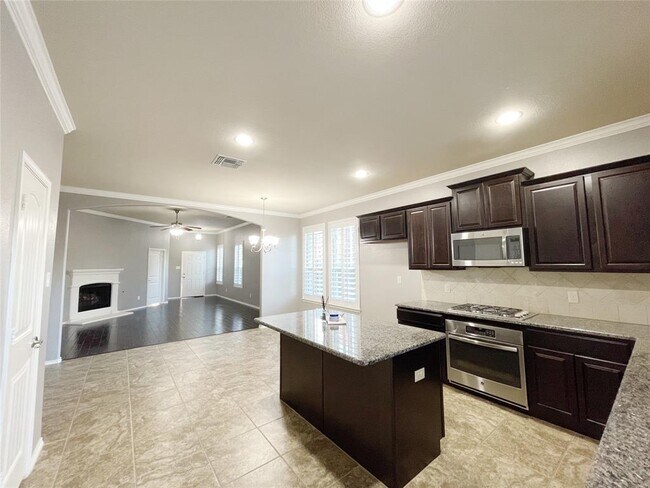 Foto del edificio - 301 Hideaway Rd