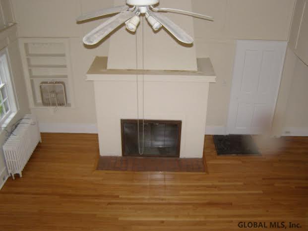 Foto del edificio - 49 Lynch Rd