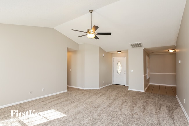 Foto del edificio - 2099 Morning Dew Pl