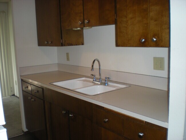 Foto del edificio - 909 SW Holden St