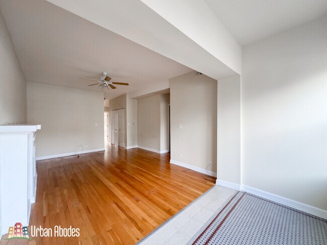 Foto del edificio - 4546 N Western Ave
