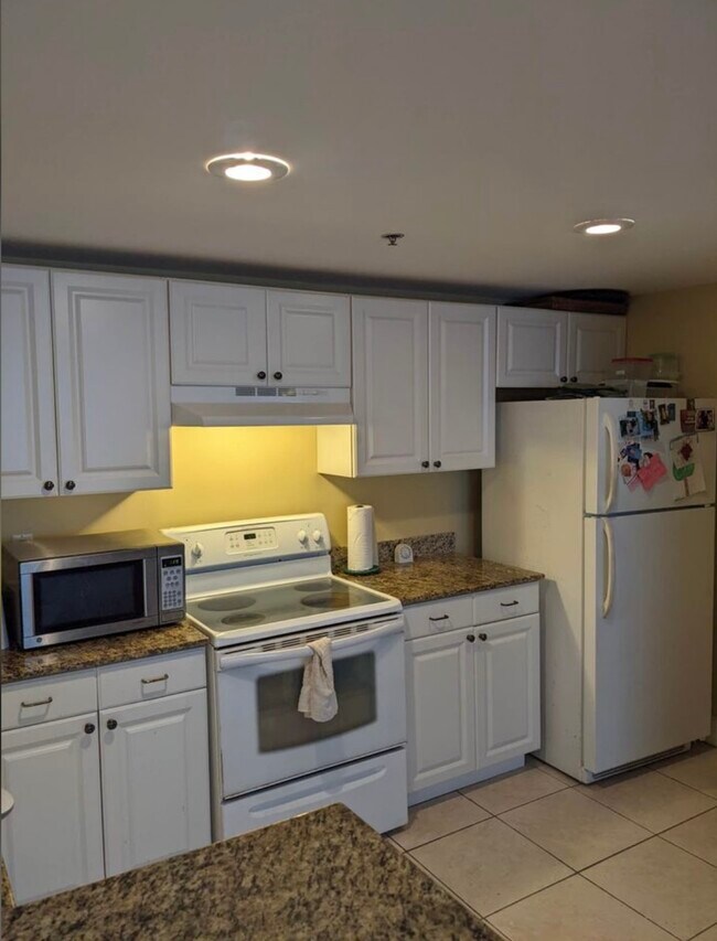 kitchen - 219 4th St N