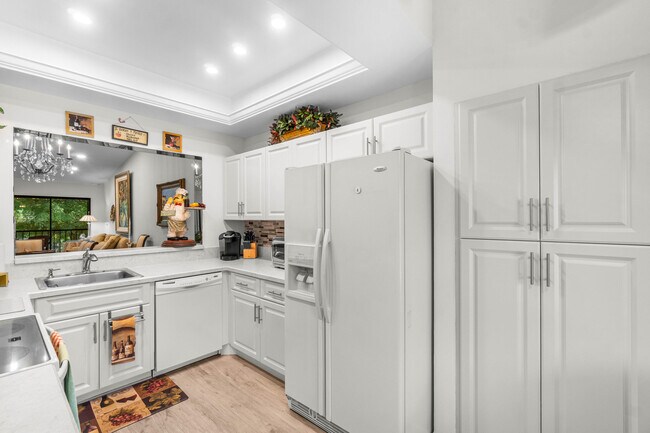 Foto del edificio - 5087 Oakhill Ln