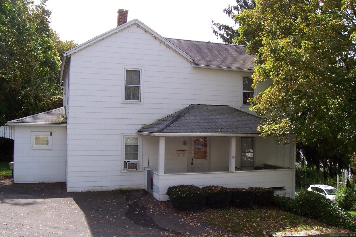 516 S Main St, Naugatuck, CT 06770 Room for Rent in Naugatuck, CT