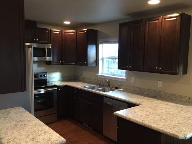 Foto del edificio - 728 Edgewood Pl