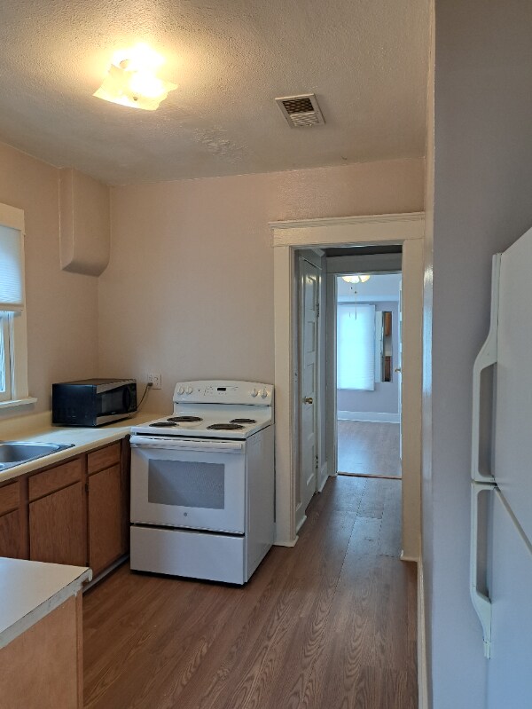 Building Photo - 1318 W Monroe St