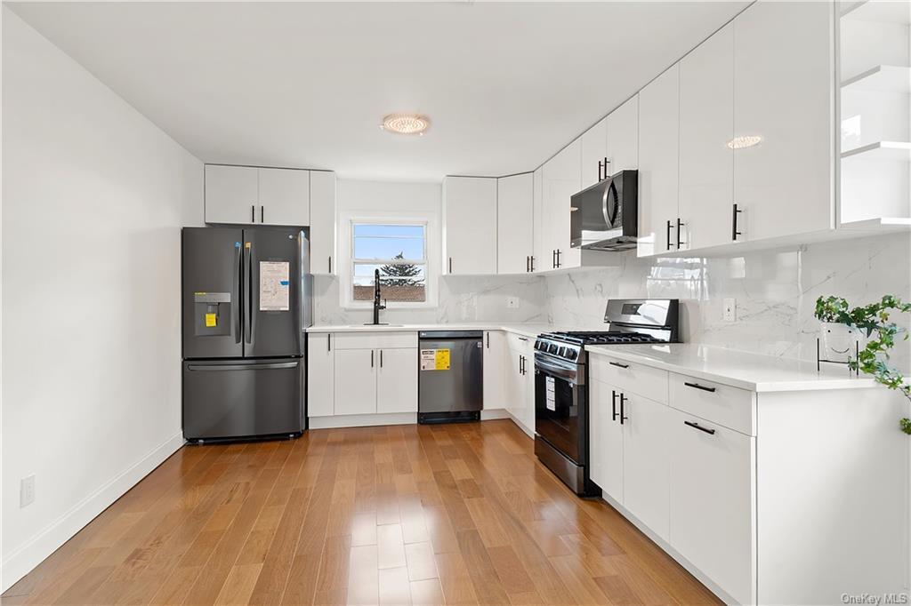 Foto principal - 240 Trenchard St