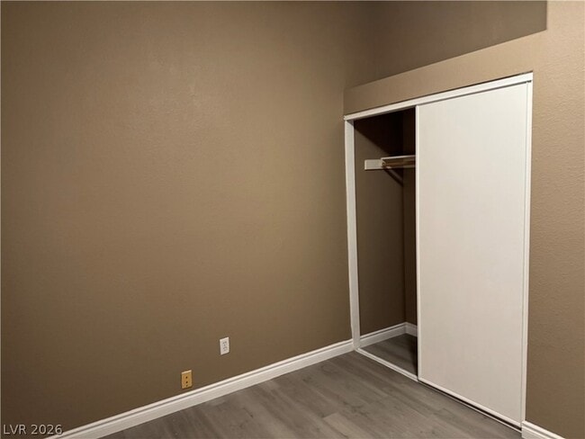 Building Photo - 3736 Rose Canyon Dr