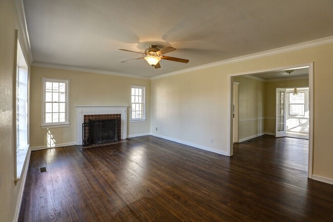 Foto del edificio - FOR LEASE | Tulsa | 2 Bed, 1 Bath Home - $...