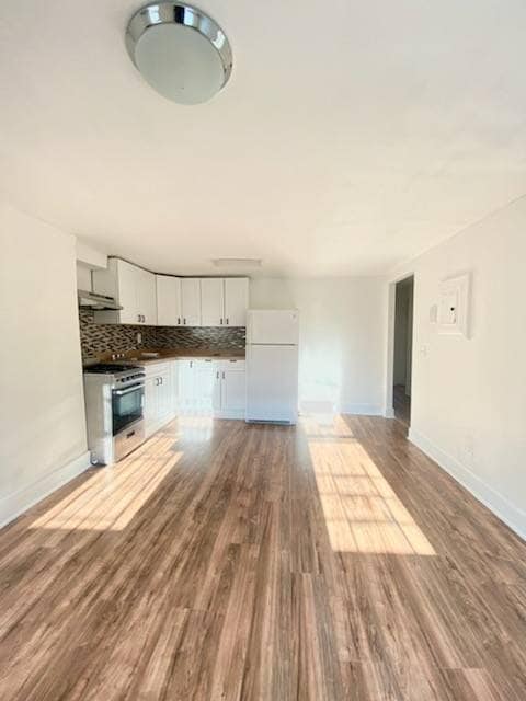 Building Photo - 325A Lewis Ave