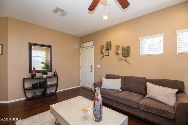 Building Photo - 11375 E Sahuaro Dr