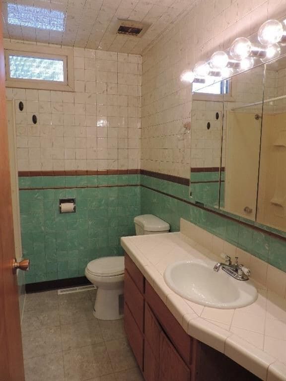 Building Photo - 2 Bed / 1.5 Bath / 2 Car Garage home in Bi...