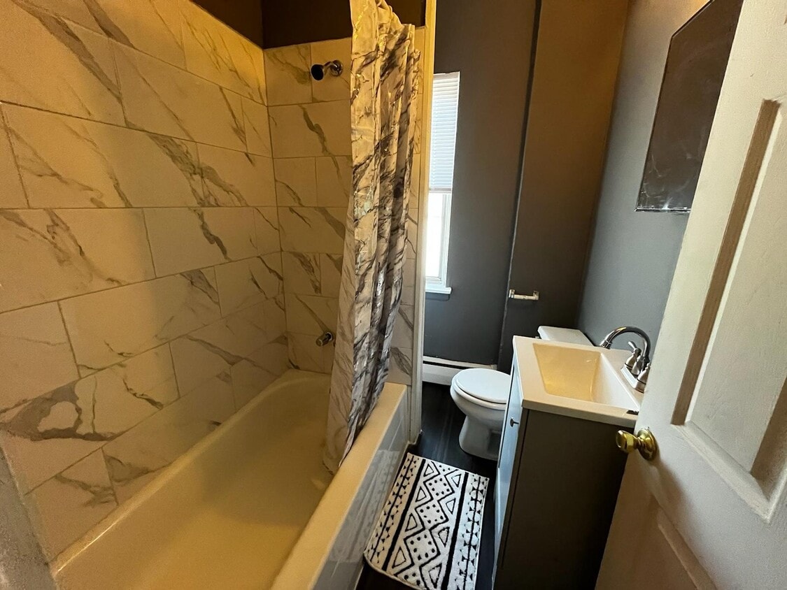 Eddy Stone Apartments - Eddy Stone Apartments