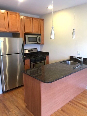 Primary Photo - 3009 N Clifton Ave