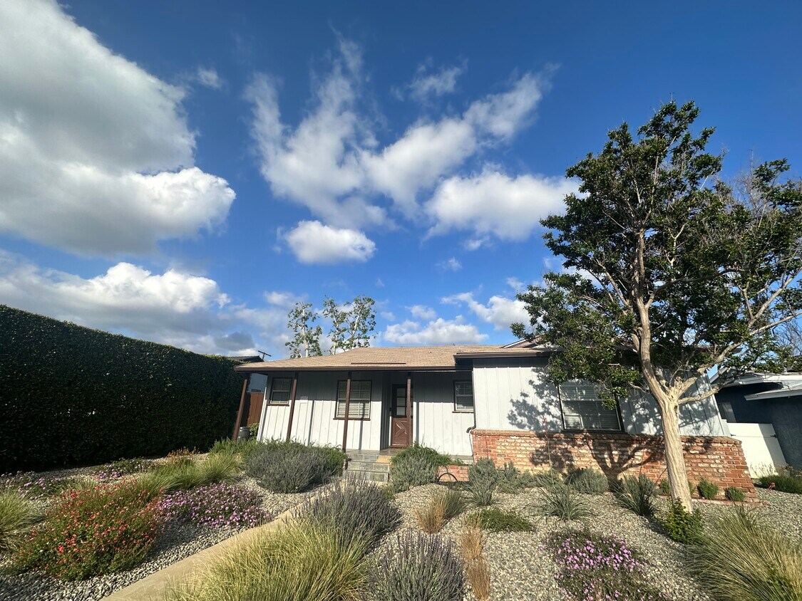 Foto principal - 8956 Swinton Ave
